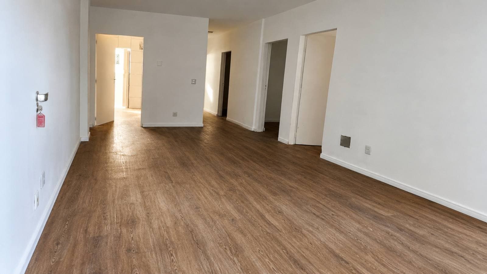 Suíte de apartamento à venda no bairro Morada do Ouro em Cuiabá