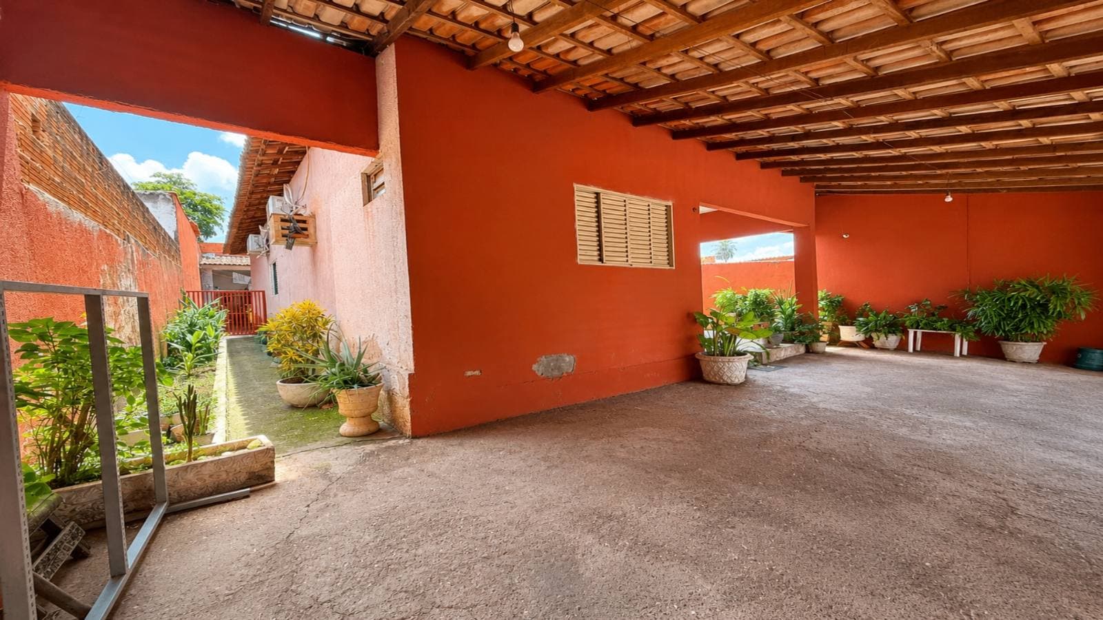 VENDO CASA E SUB ESQUINA COM AVENIDA COMERCIAL DO CPA —  JD NOVO HORIZONTE CUIABÁ MT